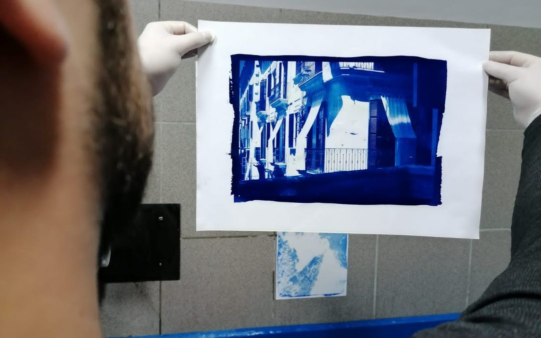 Οι καθηγήτριες του Πανεπιστημίου μας Σοφία Χατζήπαπα και Δήμητρα Εγγλέζου παρουσιάζουν Τα Παράλληλα Σύμπαντα και στη Ρουμανία